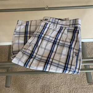 Men’s plaid shorts